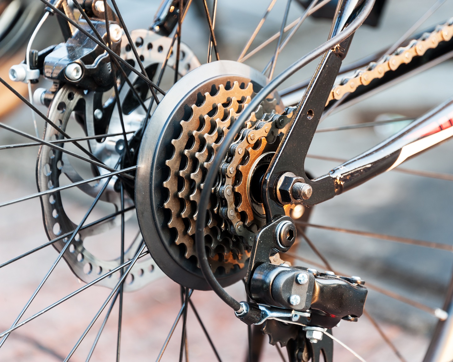 Jak prawidłowo dbać o łańcuch i napęd, aby rower służył przez lata